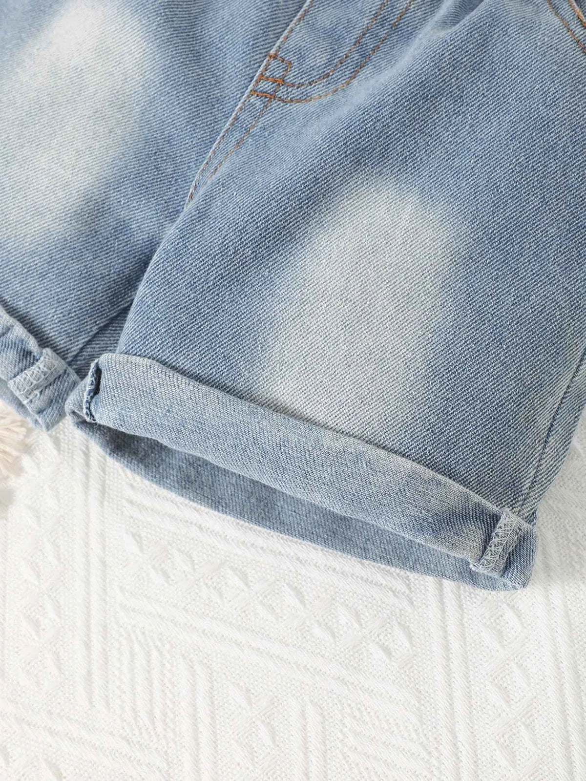 Two piece set of cute letter small bear printed khaki short sleeved round neck T-shirt and blue denim shorts for baby boys
